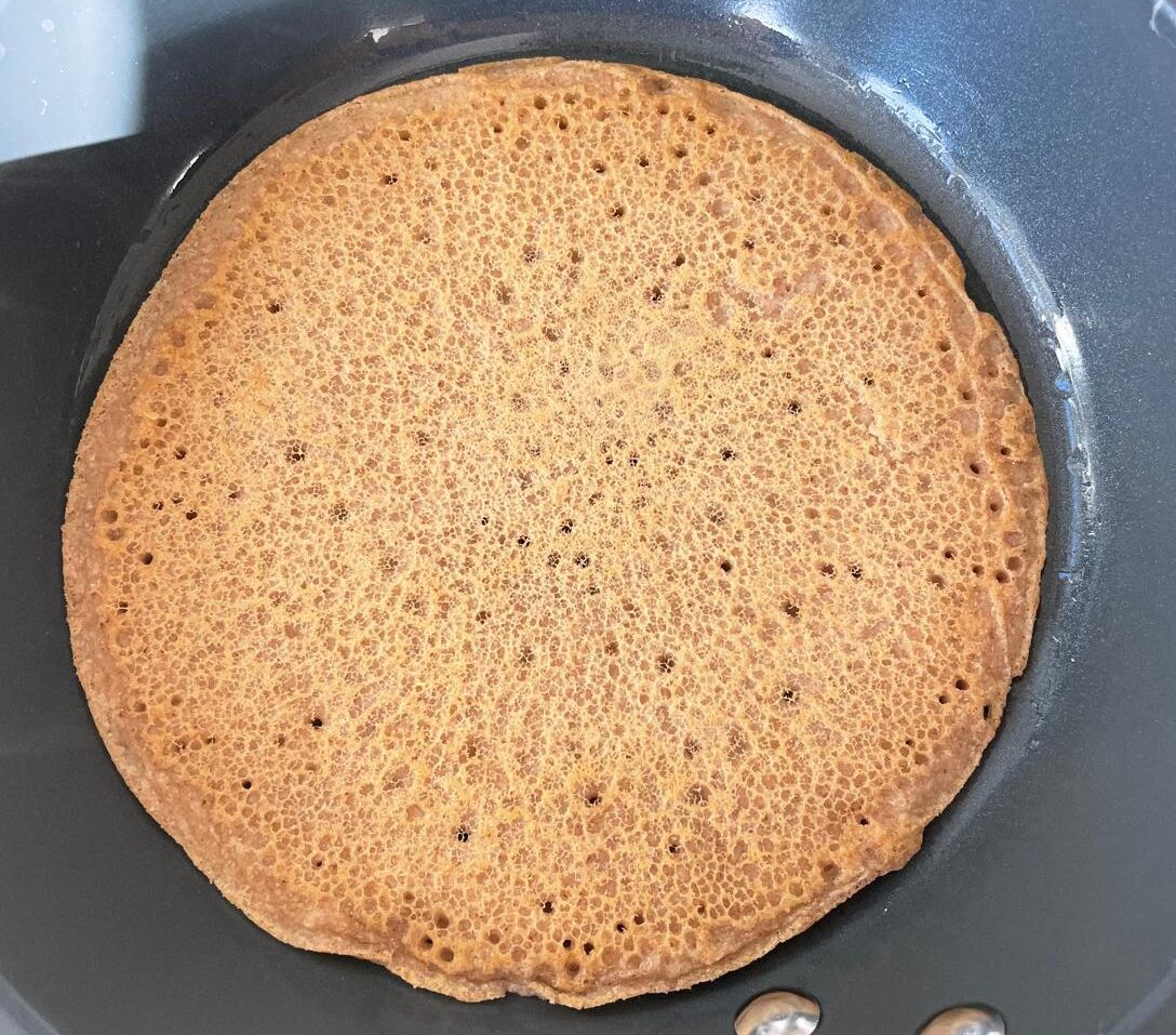 Salzige Kichererbsen-Crêpes