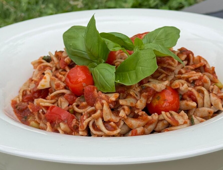 Buchweizenpasta mit Tomatensauce